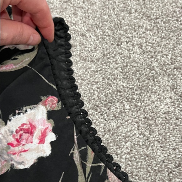 White House Black Market Floral Sleeveless Blouse - Picture 8 of 9